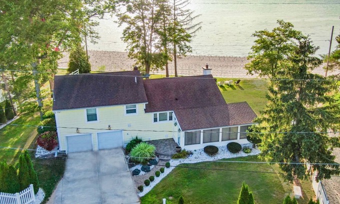 Sylvan Beach House | Best Beach House “Sweet Spot” on Sylvan Beach