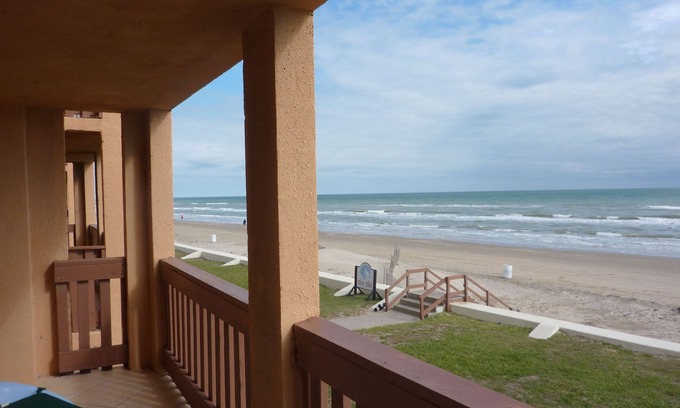 South Padre Island Condo | BEST BUY! -Jackie's Direct BeachFront Condo -Spectacular View -Remodeled