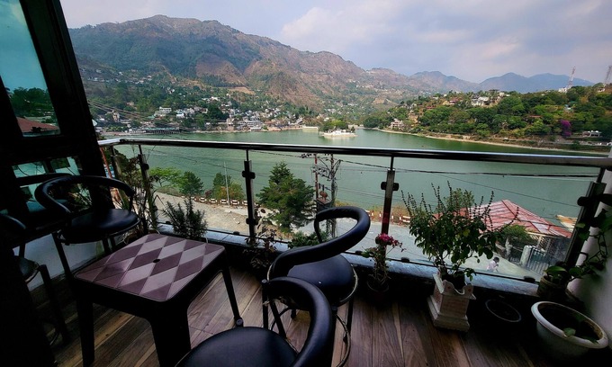 Bhimtal House | Best Lake View Stay in Bhimtal
