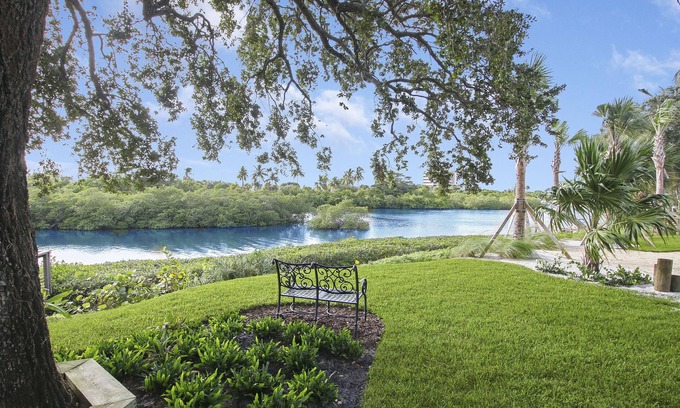 Inlet District House | BEST LOCATION IN JUPITER! On Intracoastal. Steps from Jupiter’s Love Steet.