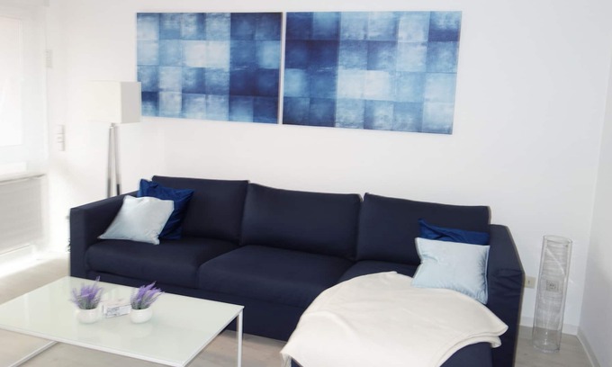 Wolfsburg Apartment | Best Location, modern 2 BR with Terrace, 5 Min to Volkswagen, Netflix