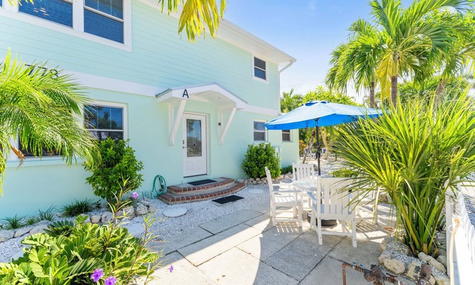Anna Maria House | BEST LOCATION! NORTH END OF ANNA MARIA, FL , STEPS TO BEACH & DINING - UNIT A
