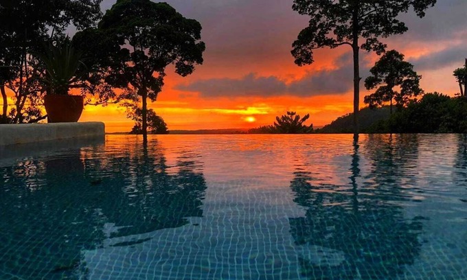 Portalon House | Best Ocean View-2 Story Vacation Rental
