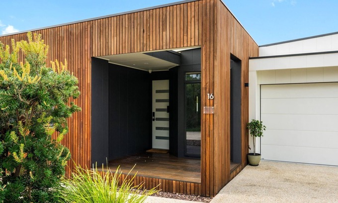 Inverloch House | Best of both Worlds Inverloch