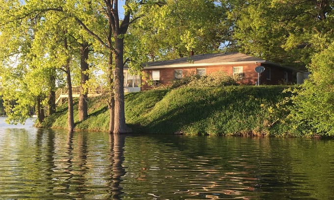 Delton House | Best Spot on the Lake With Panoramic lake Views. Pontoon boat rental available