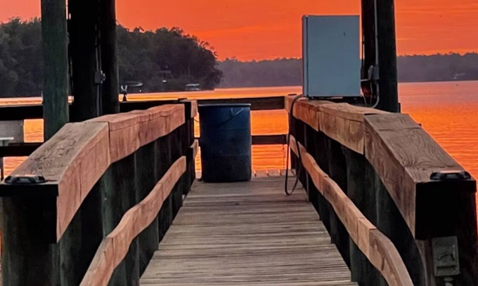 Telogia House | Best Sunset Views on Lake Talquin!