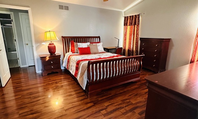 Centennial House | Best Vacation Home in Centennial, Colorado 80015