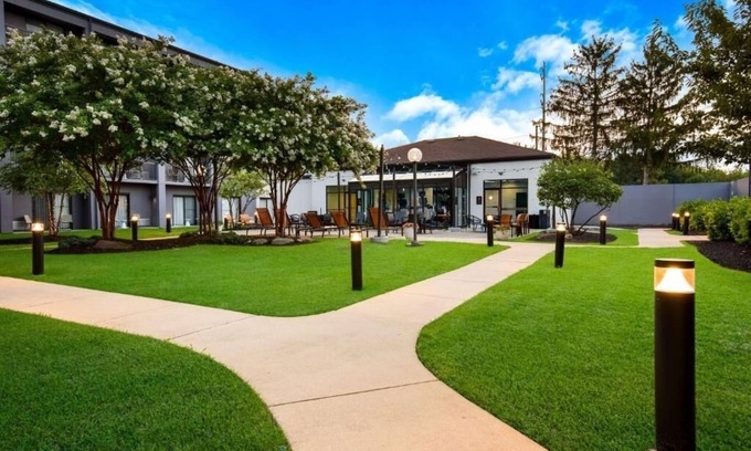 Eastwick Hotel | Best Value, Quality Stay! Short Drive to Museum of Art, Pets are Welcome