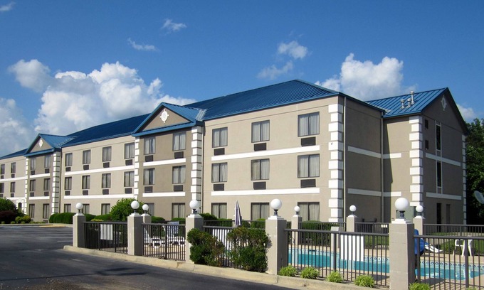 Seven Oaks Hotel | Best Western Executive Inn & Suites