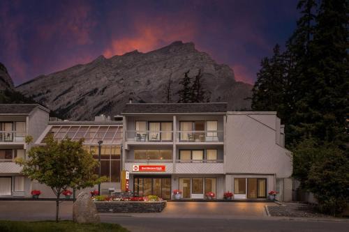 Banff Hotel | Best Western Plus Banff International Lodge