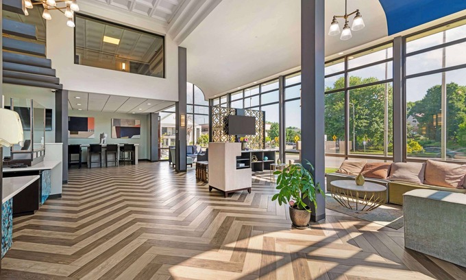 Laconia Hotel | Best Western Plus Landmark Inn