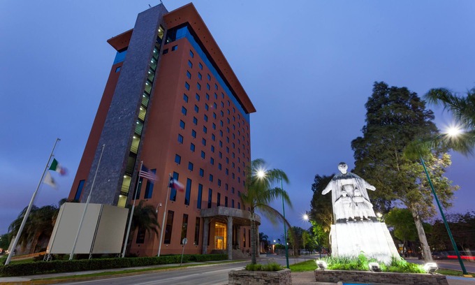Nuevo Laredo Hotel | Best Western Plus Nuevo Laredo Inn & Suites