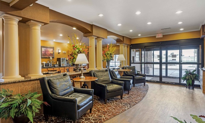Clarendon Hotel | Best Western Plus Red River Inn