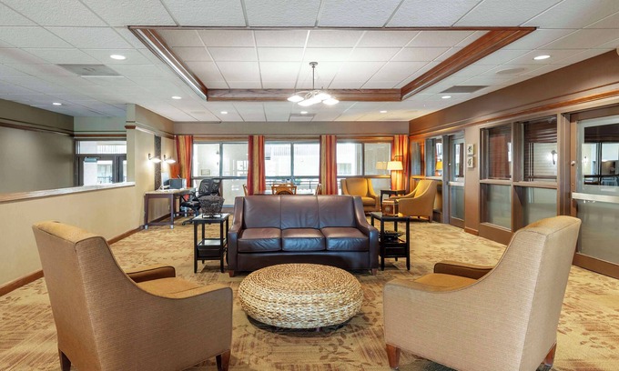 Quad Cities Hotel | Best Western Plus Steeplegate Inn