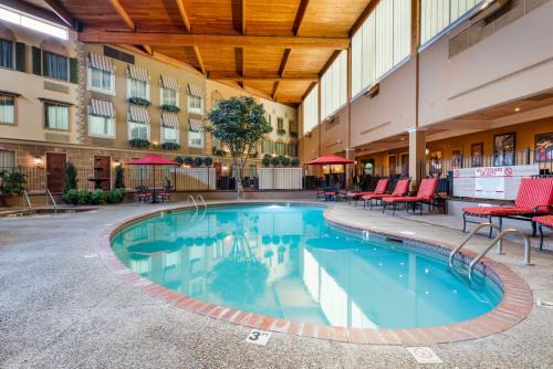 White Bear Lake Hotel | Best Western Plus White Bear Country Inn