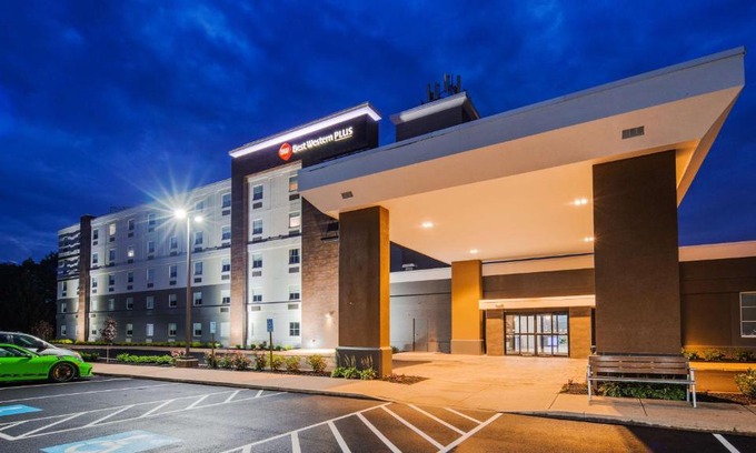 Avoca Hotel | Best Western Plus Wilkes Barre-Scranton Airport Hotel
