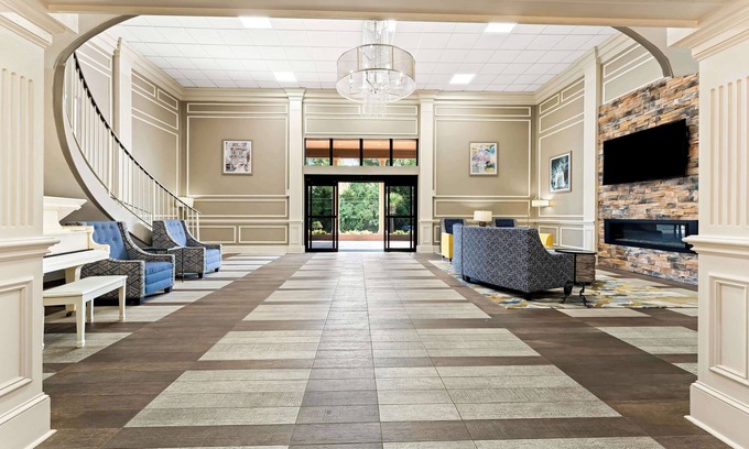 Macon Hotel | Best Western Riverside Inn