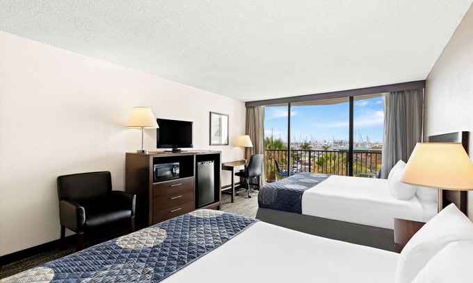 Roseville - Fleet Ridge Hotel | Best Western Yacht Harbor Hotel