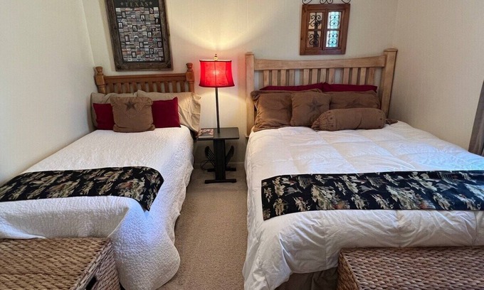 Tyler House | BestStays@LoneStar. Fenced, near the Hospital district, and TJC TVs in all Rooms