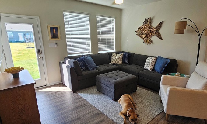 Millville House | Bethany entire town home in beach resort like community, community pool, families - DOG Friendly!