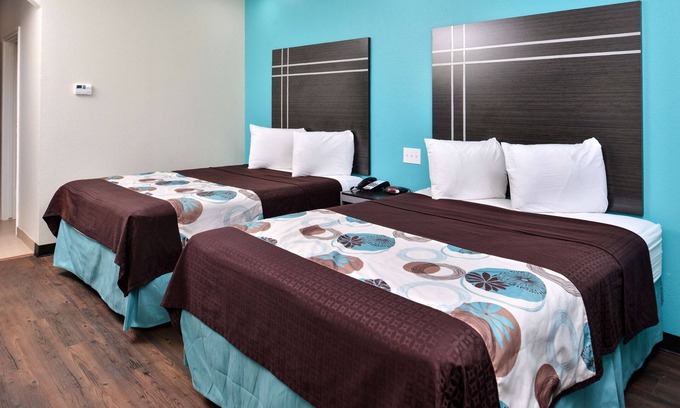 Spring Apartment | Better Choice For Your Vacation! Accessible location and Spacious unit awaits