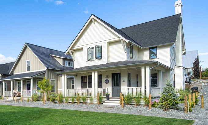 Chelan House | Better Together at The Lookout at Lake Chelan