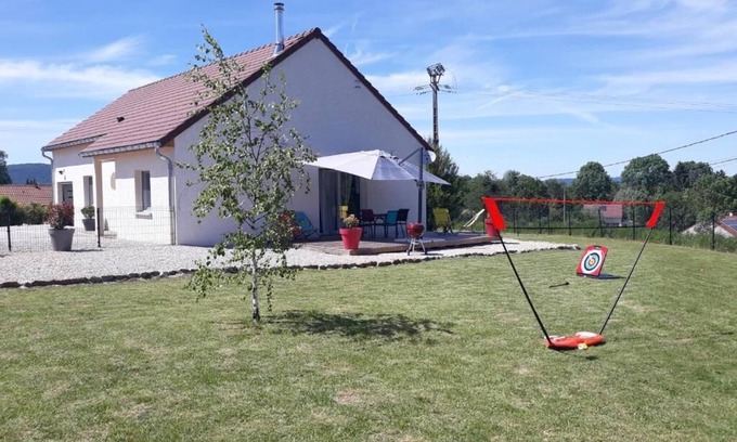 Baresia-sur-l'Ain House | BETWEEN LAKES AND MOUNTAINS - DETACHED HOUSE AIR-CONDITIONED 3-BEDROOM WITH ENCLOSED GROUNDS