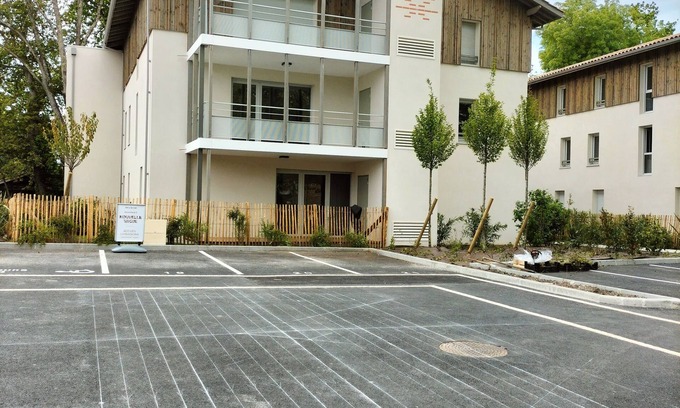 Carcans Apartment | Between ocean, lake and forest! Bright apartment with sitting area on balcony