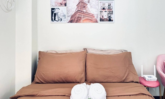 Kapitolyo Condo | BGC view, Big Pools , Gym, Picnic Area, 100 MBPS Internet