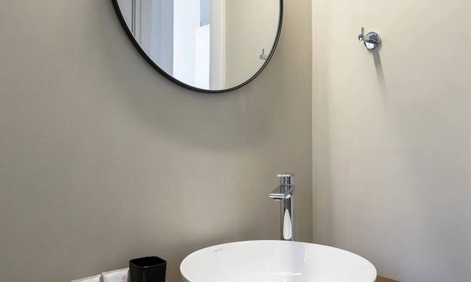 Sourpi House | BH1007 - C - Suite Magnisia