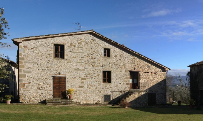Motina Apartment | Big apartment with garden and kitchen in a countryhouse in Tuscany