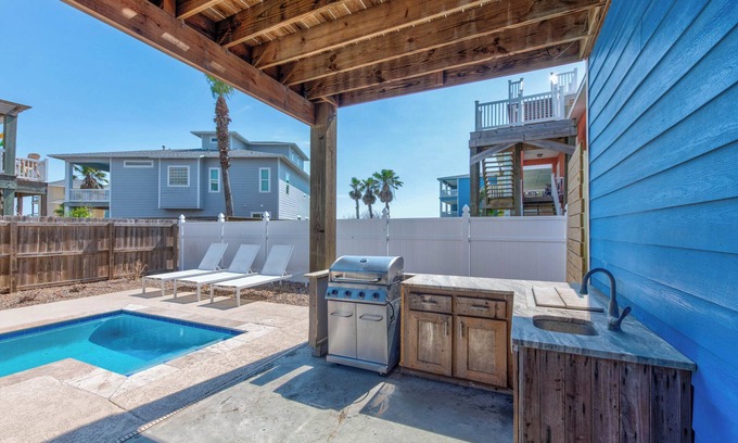 Safe Harbor House | Big Blue