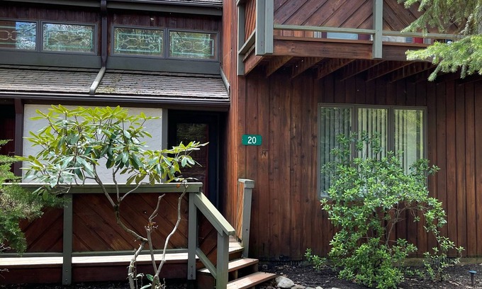 Lake Harmony House | Big Boulder Lake Retreat- Summer Lake & Winter Ski