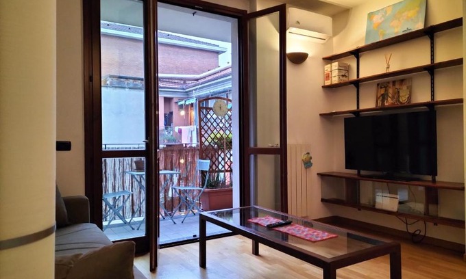 Zona Padova Apartment | Big Bright Flat in Milano close to Loreto square