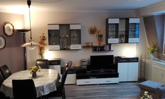 Mitte Condo | Big, bright holiday home, up to 6 pers., close to the old town, metro, fair
