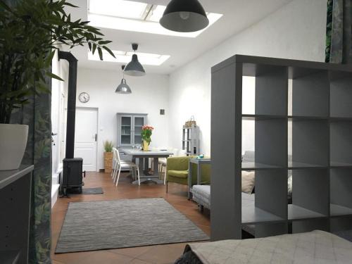 Warsaw Apartment | BIG CALM APART HOTEL 15min WARSAW 6pers WiFi Fireplace Garden Grill