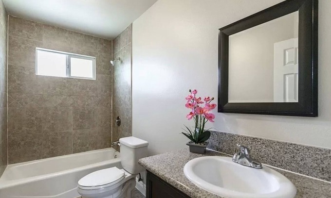 Compton House | Big Cozy Duplex Home