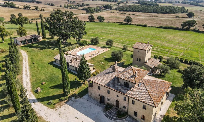 Montecastrilli Villa | Big estate with private pool, large garden 20km from Todi & 34 from Spoleto.