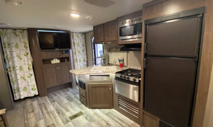 Slave Lake RV Rental | Big Fish Bay - Five Star Campground! Outdoor Waterslide & Pool! $185/night