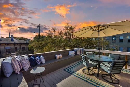 Historic District - North House | Big Groups! Walk To River Street Bars Shopping 1-4