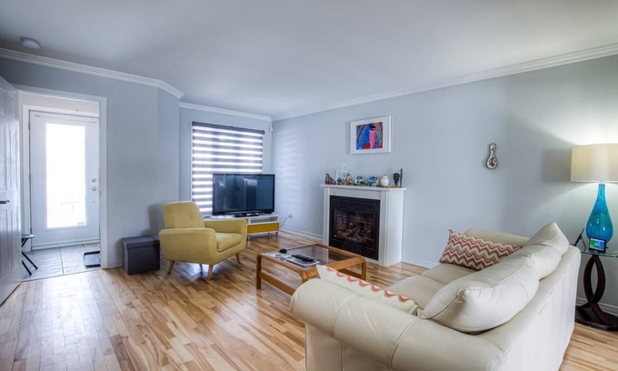 Dollard-des-Ormeaux House | big housengymnbedroomnbathnshowerncozyncleannfull equippedn