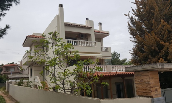 Spata-Artemida Villa | Big Quiet Villa near the sea and the airport