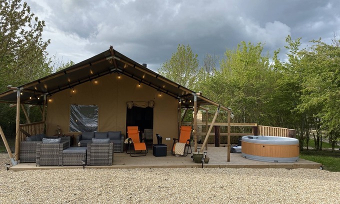 Ewelme Apartment | Big Safari Lodge at The Chilterns View