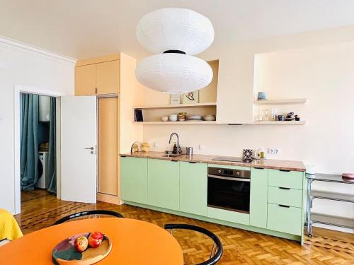 Cacilhas Apartment | Big Studio apartment with a terrace