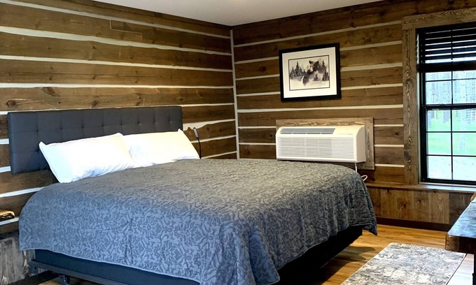 Lake Itasca Hotel | {Big Timbers} Lodging next to North Entrance of Itasca State Park