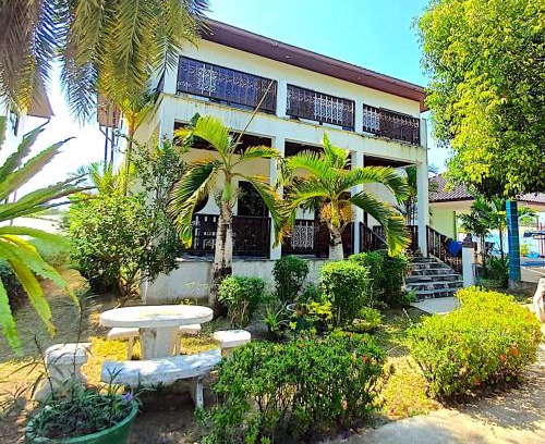Chakphong House | BIG VILLA at CET Resort Padelcenter with Pool and Tennis