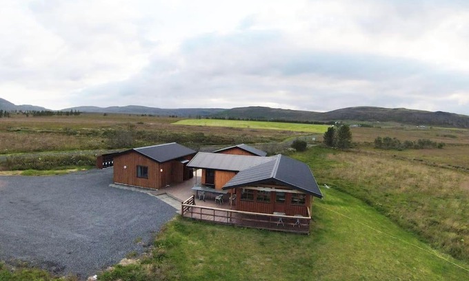 Selfoss Ski Chalet | Bildsfell's riverfront cabins