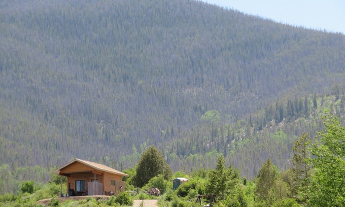Parshall Apartment | Bills Mountain Cabin AWD, no wifi off grid log cabin, dark skies