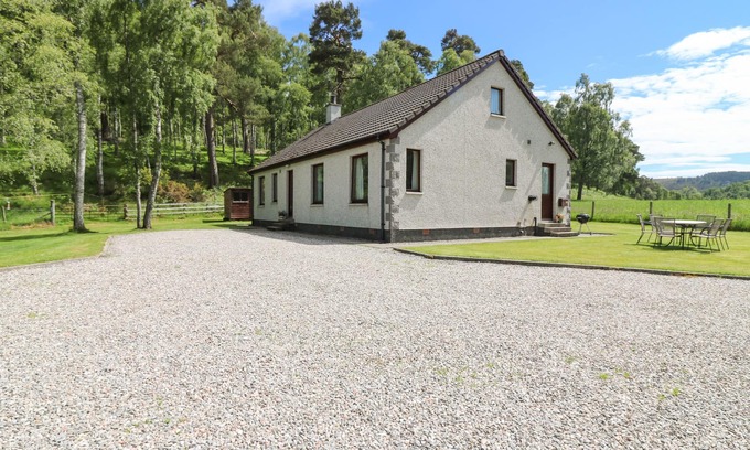 Grantown-on-Spey House | BIRCHBANK, character holiday cottage in Grantown-On-Spey