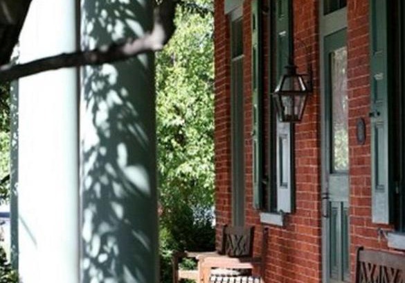 Bird In Hand Bed & Breakfast | Bird-in-Hand Village Inn & Suites